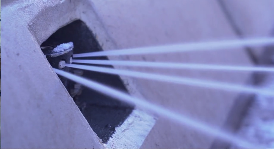 Inteligentne odladzanie powierzchni niekorozyjnym środkiem ICE & DUSTAWAY